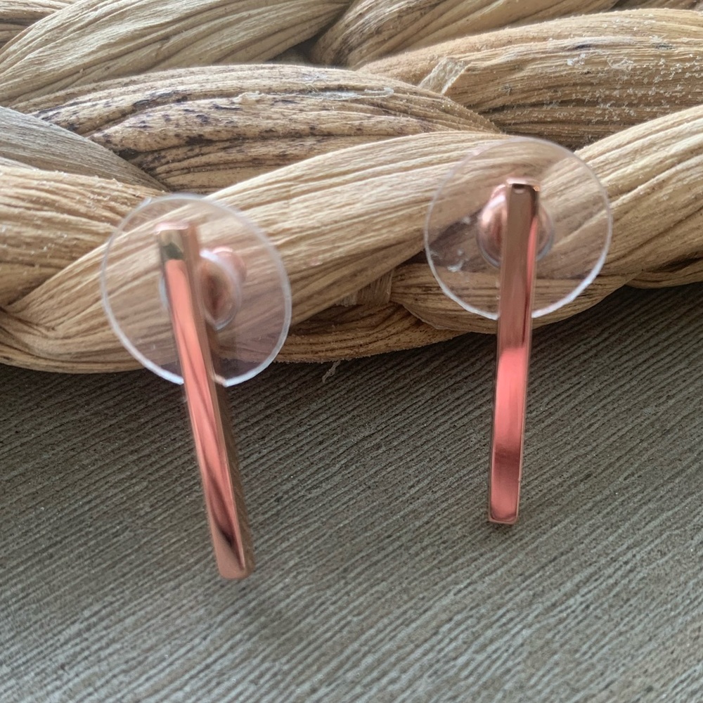 Rose gold bar earrings